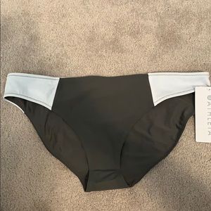 Athleta colorblock mid rise bottom size large